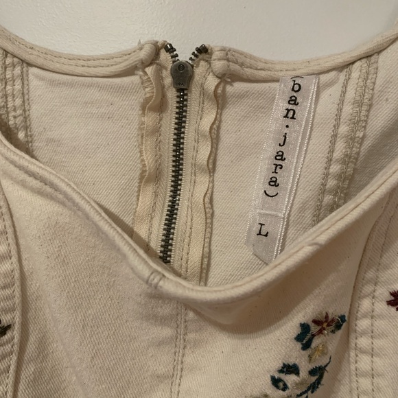 Embroidered Cream Crop Top - Picture 4 of 6